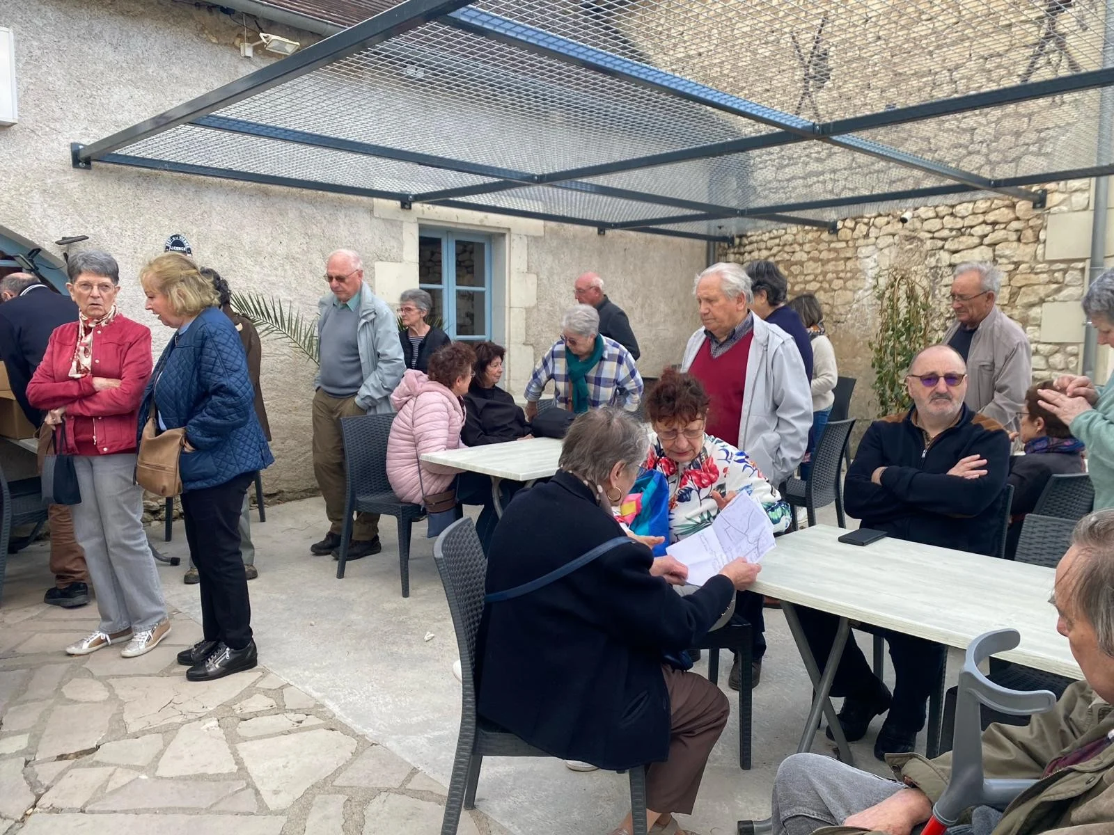 2024 04 08 marche et restaurant a dange st romain 8 