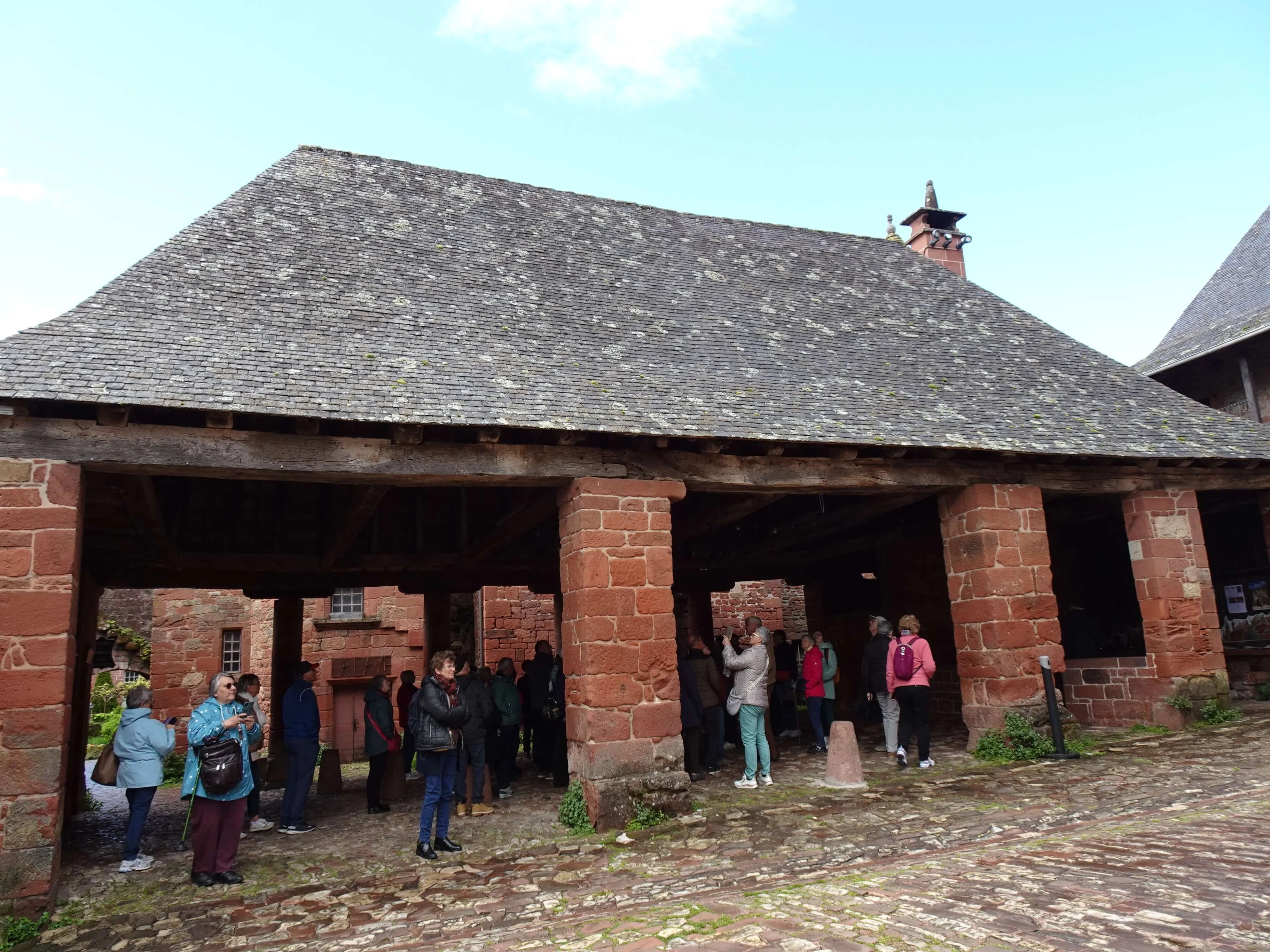 2026 04 13 voyage dans le lot et la dordogne collonges la rouge 22 