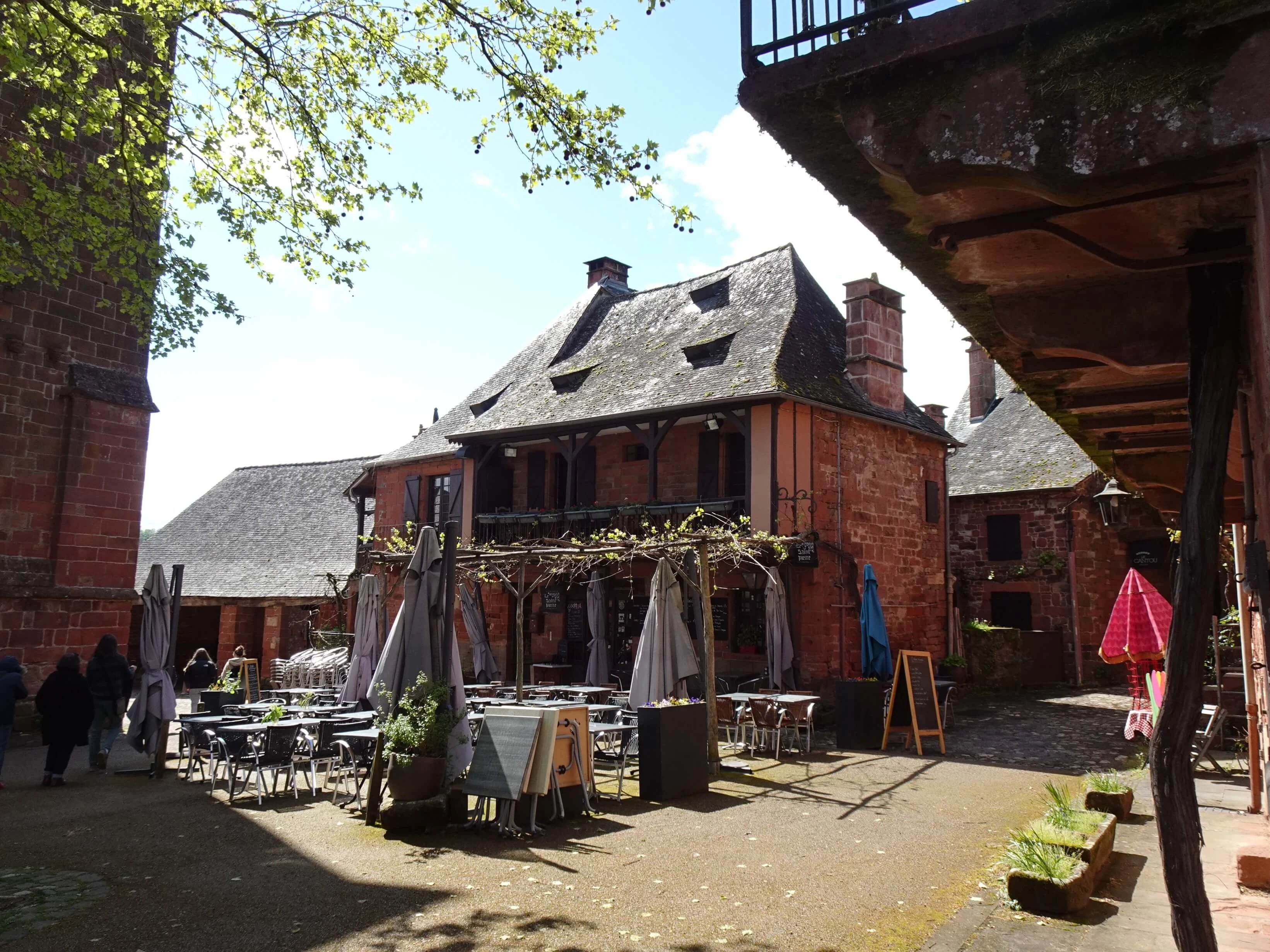 2026 04 13 voyage dans le lot et la dordogne collonges la rouge 41 