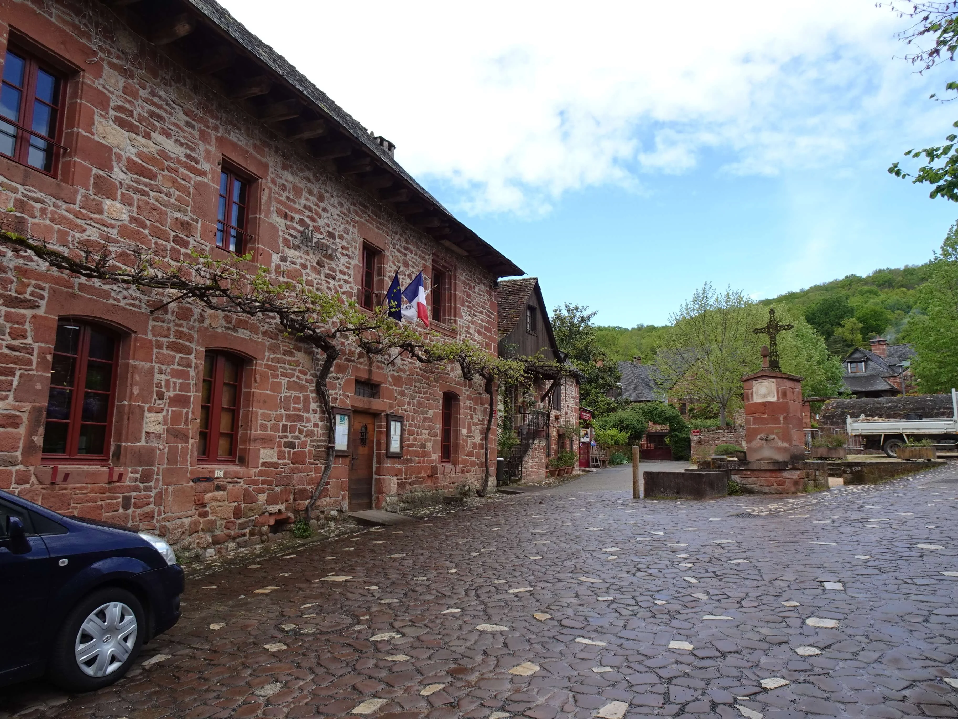 2026 04 13 voyage dans le lot et la dordogne collonges la rouge 5 