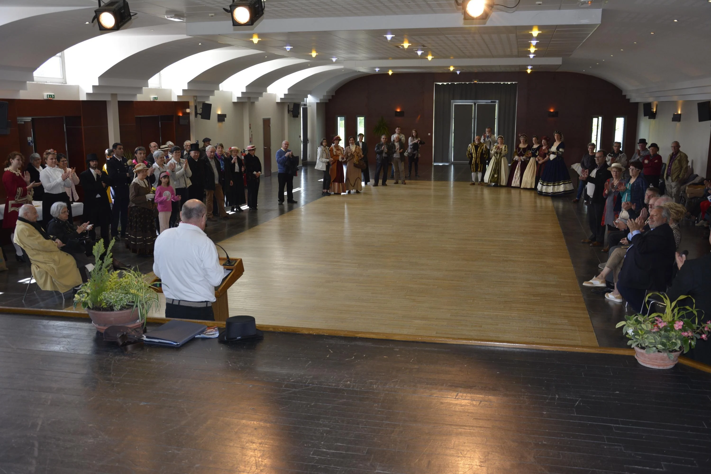 G trouve exposition inauguration 16 salle des fetes