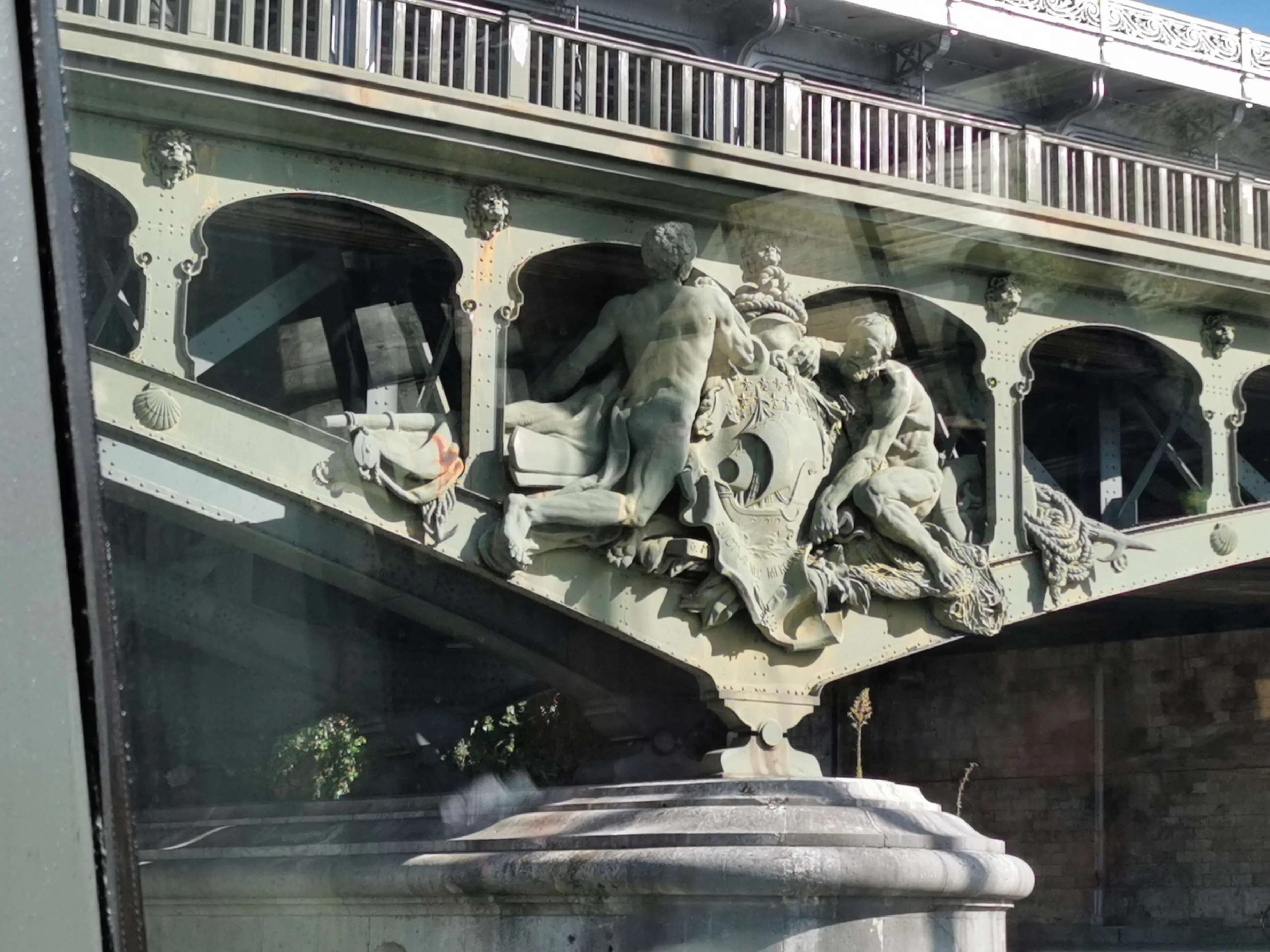 Paris 49 pont de bir hakeim